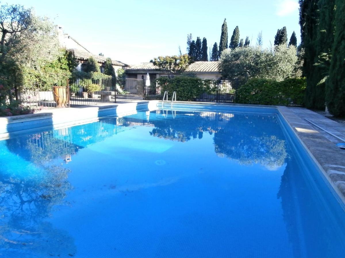 Les Grands Pins Villa Saint-Andiol Buitenkant foto